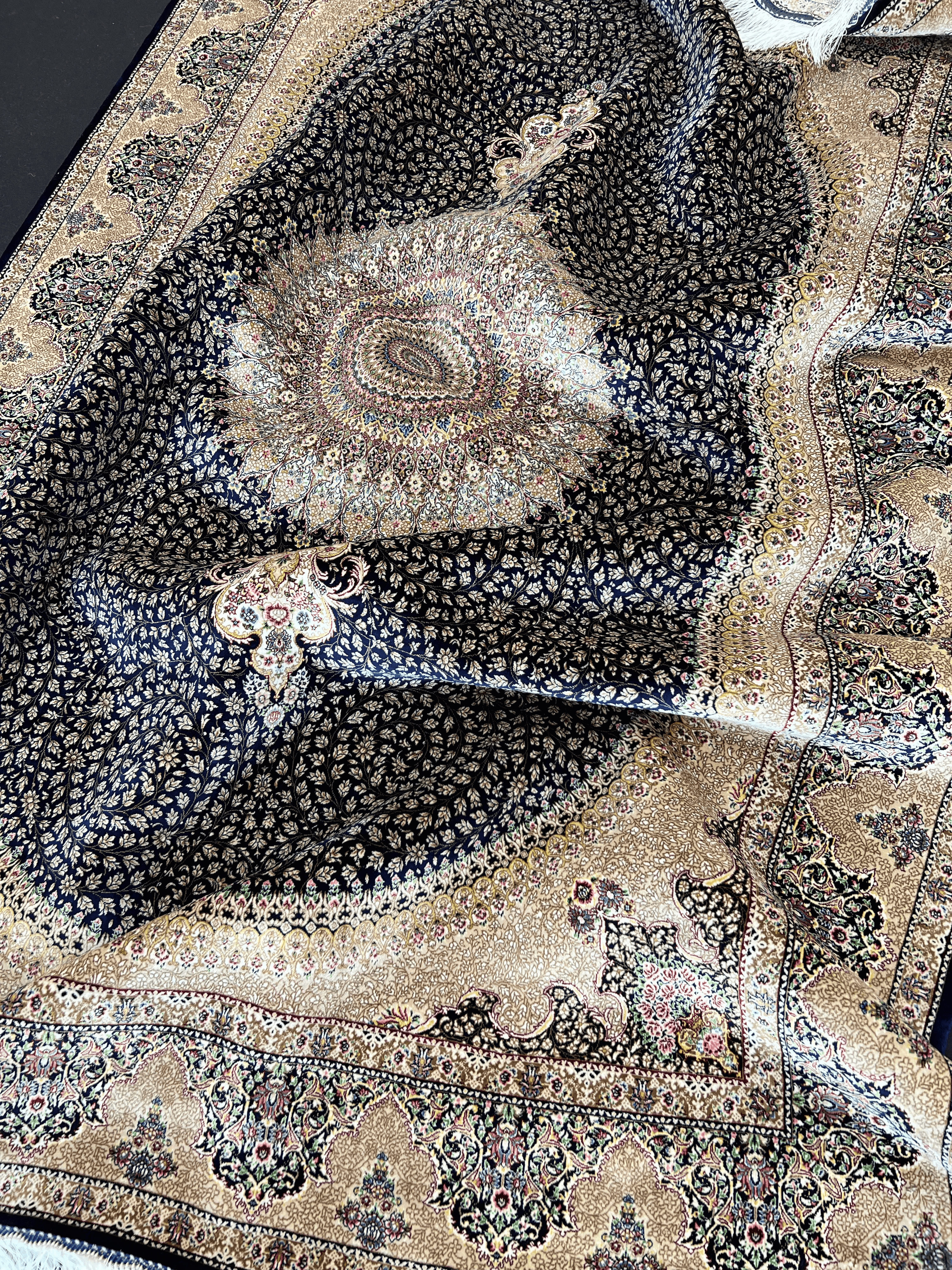 Oval Centre Piece Bamboo Silk Rug
