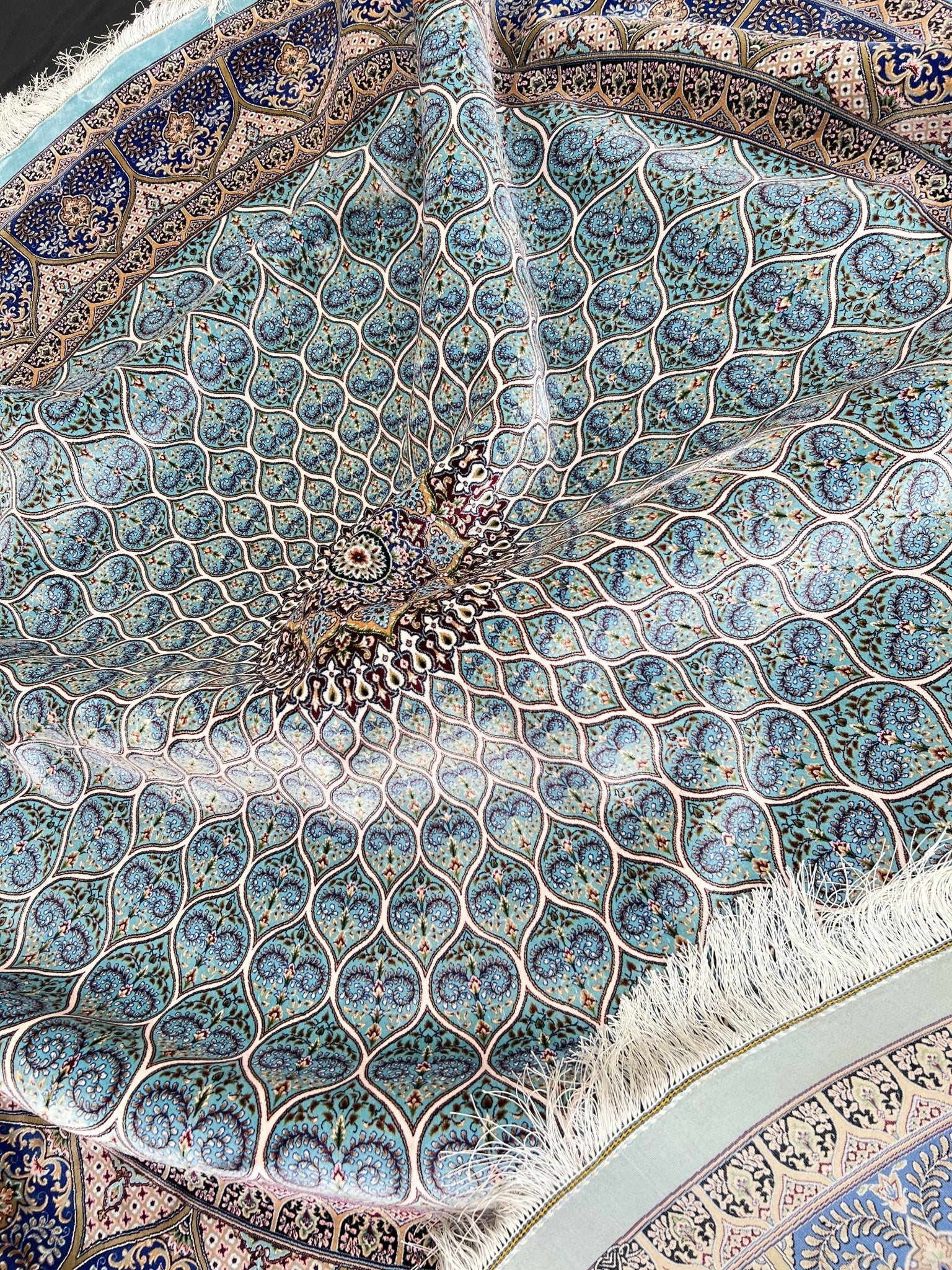 Round Blue Wave Gonbad Dome Silk Rug